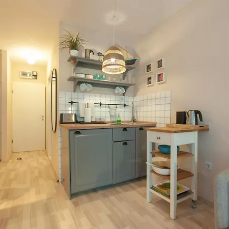 Luciana's Centre Hideout Zara