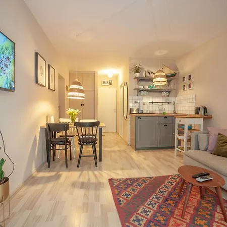 Luciana's Centre Hideout Apartamento *
